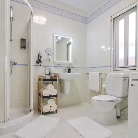 Апартаменты Close To The Beach Сент Джулианс