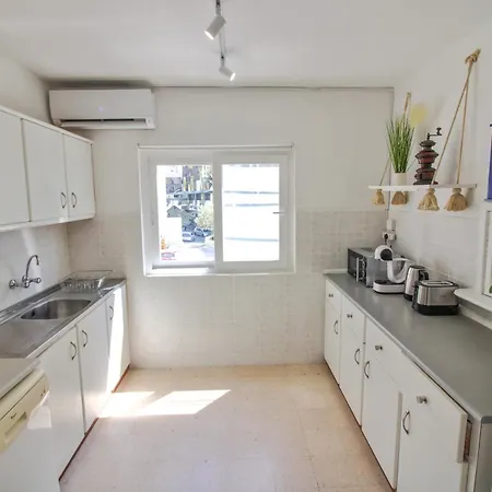 Close To The Beach Apartment *